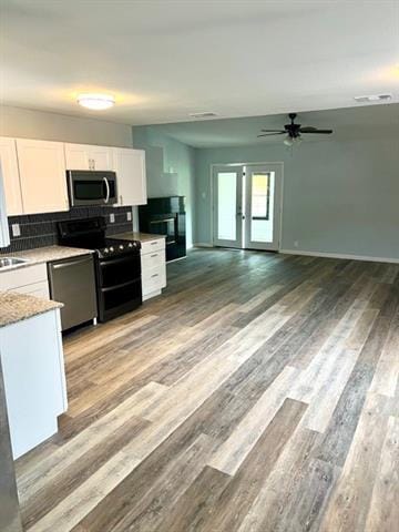 Building Photo - 210 Lakewood Dr