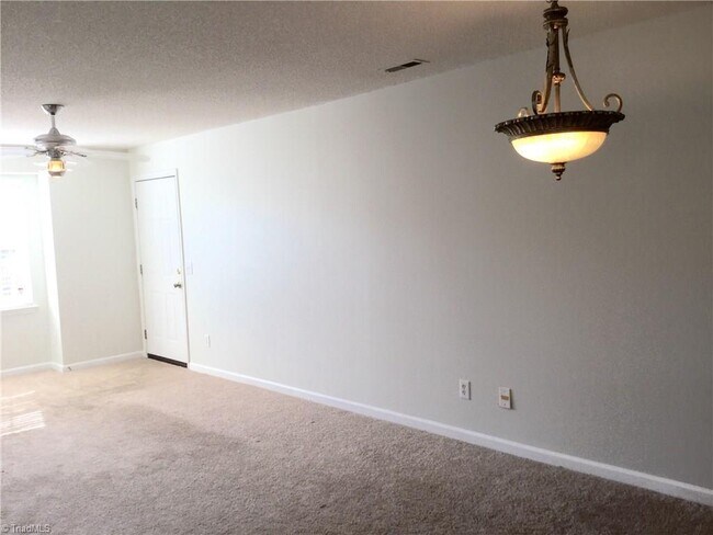 Building Photo - ***HALF OFF First full month of rent***