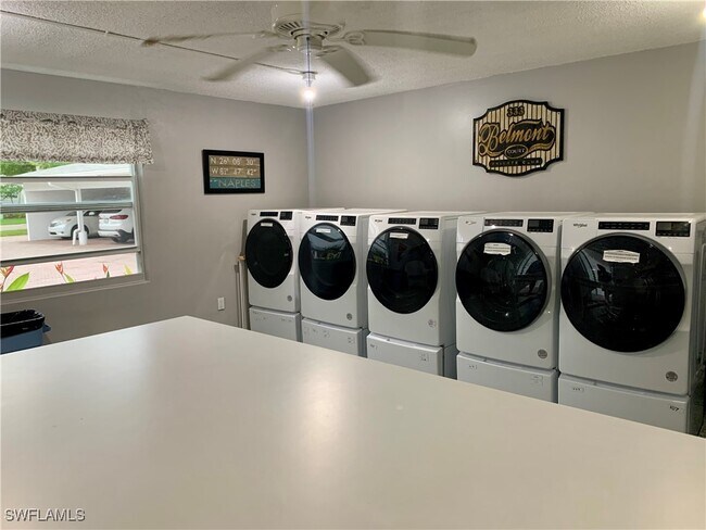 Building Photo - 333 Harbour Dr