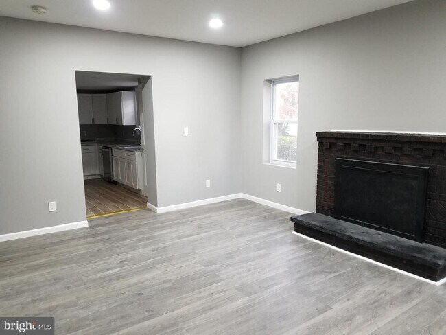 Building Photo - 2852 Nottingham Way