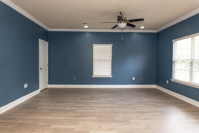 Foto del edificio - 3366 Wild Hare Ln