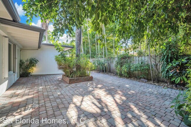 Building Photo - 3 br, 3 bath House - 1232 NE 88 St
