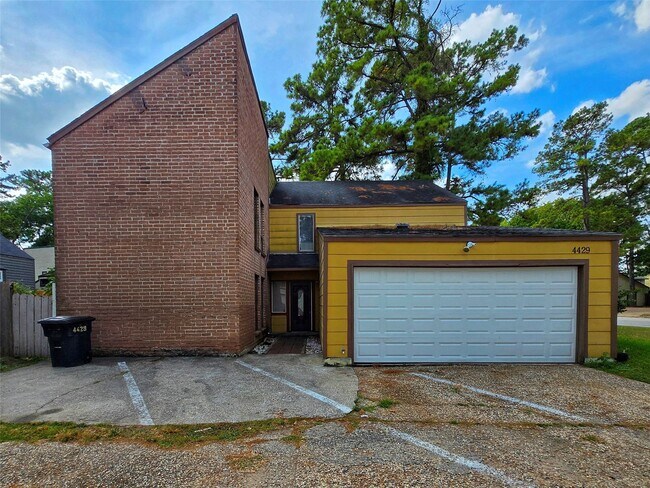 Building Photo - 4429 W Cypress Villas Dr