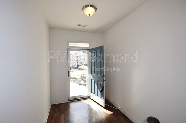 Foto del edificio - 12005 Rubystone Dr