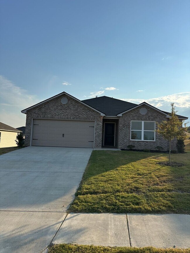Building Photo - BRAND NEW Four Bedroom | Two Bath Home in ...