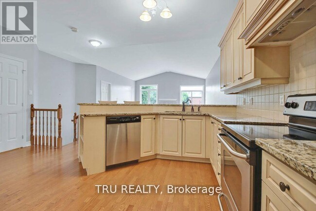 Building Photo - 108 Villageview Private