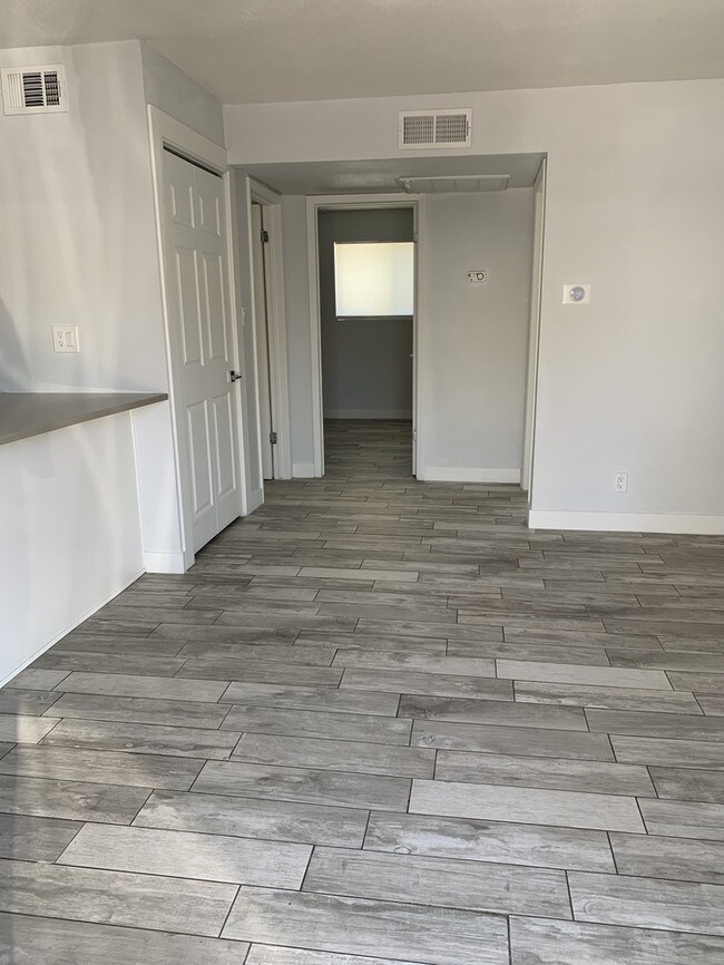 Building Photo - 3141 N 37th St