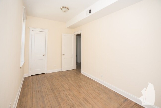Foto del edificio - 2814 N Troy St