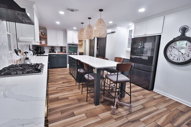 Foto del edificio - 16322 Southampton Dr