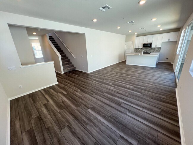 Foto del edificio - 2023 Built 3 bedroom Home with Solar in Te...