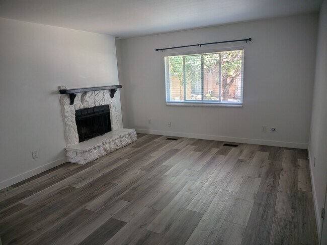 Foto del edificio - 1445 N Amiron Way