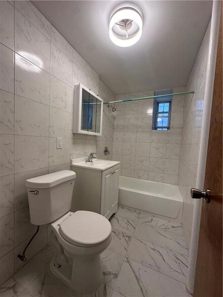 Foto del edificio - 2519 Beverley Rd