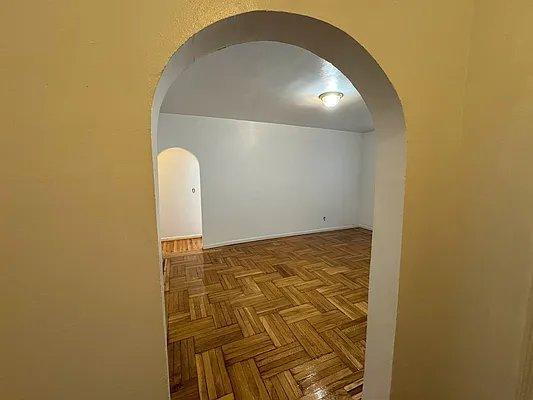 Foto del edificio - 1 bedroom in BRONX NY 10452