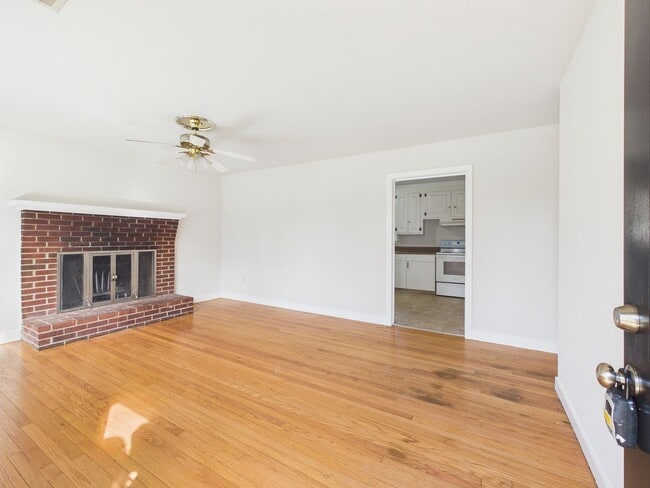 Building Photo - 6534 Worthington Rd