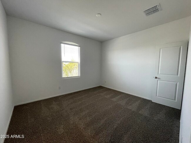 Building Photo - 1130 W Avalon Canyon Dr