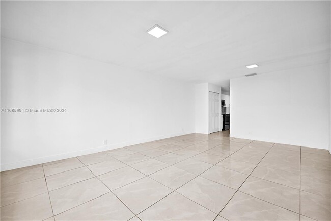 Building Photo - 18016 NW 40th Ct