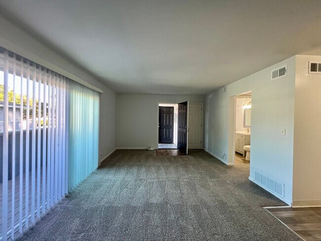 Foto del edificio - Renovated 2 Bedroom, 1 Bath unit
