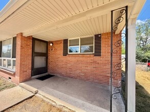 Building Photo - 87 Newland St