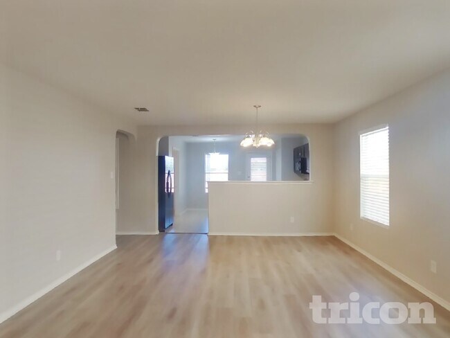 Building Photo - 8615 Silver Willow