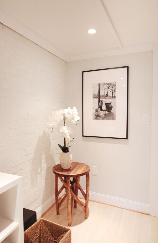 Foto del edificio - 3215 11th St NW