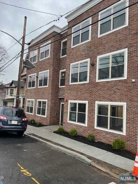 Primary Photo - 50 N 4th St