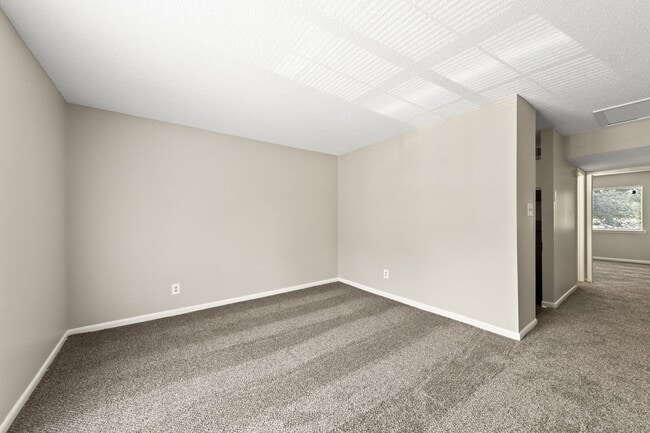 Building Photo - Center Pointe Landings