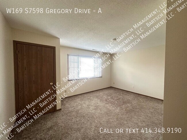 Building Photo - W169S7598-S7598 Gregory Dr