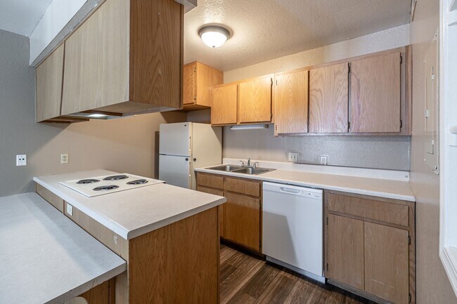 Foto del edificio - Cedar Creek Village Apartments and Townhomes