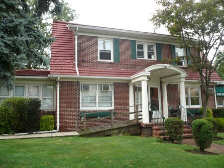 Foto principal - 213-15 33rd Rd