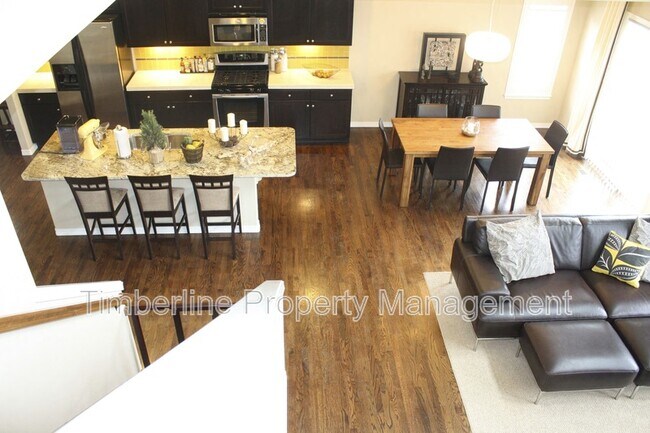 Foto del edificio - 9920 Paonia Park Pl