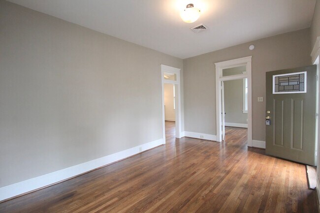 Building Photo - 3 bedroom, 1 bathroom House Downtown Harri...