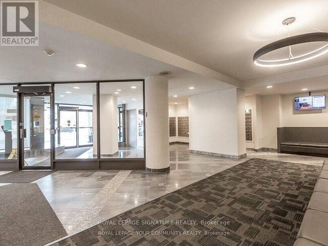 Building Photo - 350 Webb Dr