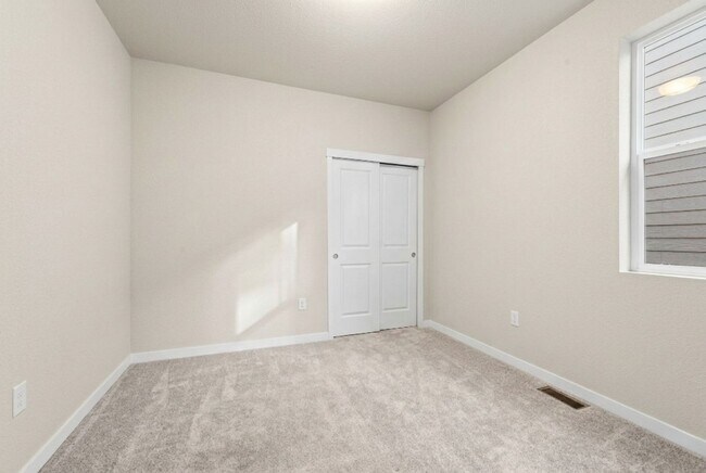 Foto del edificio - Gorgeous 5 Bed 3 bath Home In Aspen Meadows!!