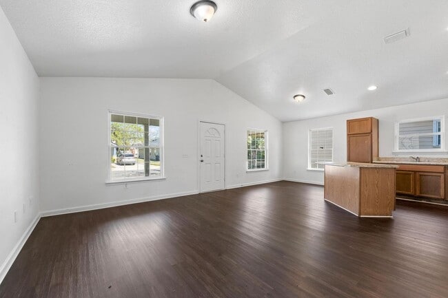 Building Photo - 1470 Windle St