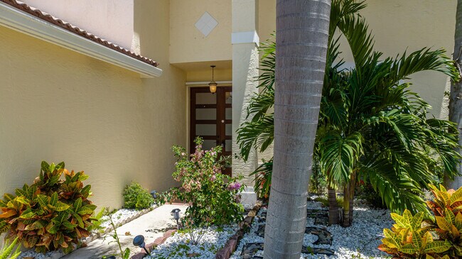 Building Photo - 3626 Newport Ave