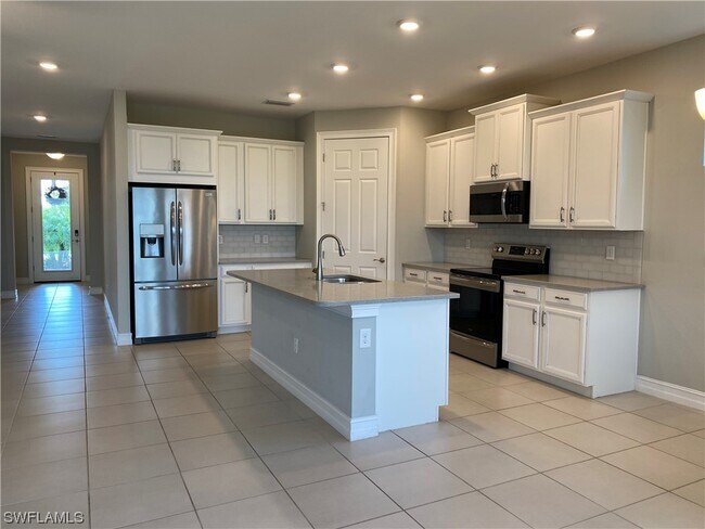 Building Photo - 16729 Siesta Drum Wy
