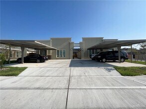 Building Photo - 13 Taxco Ct