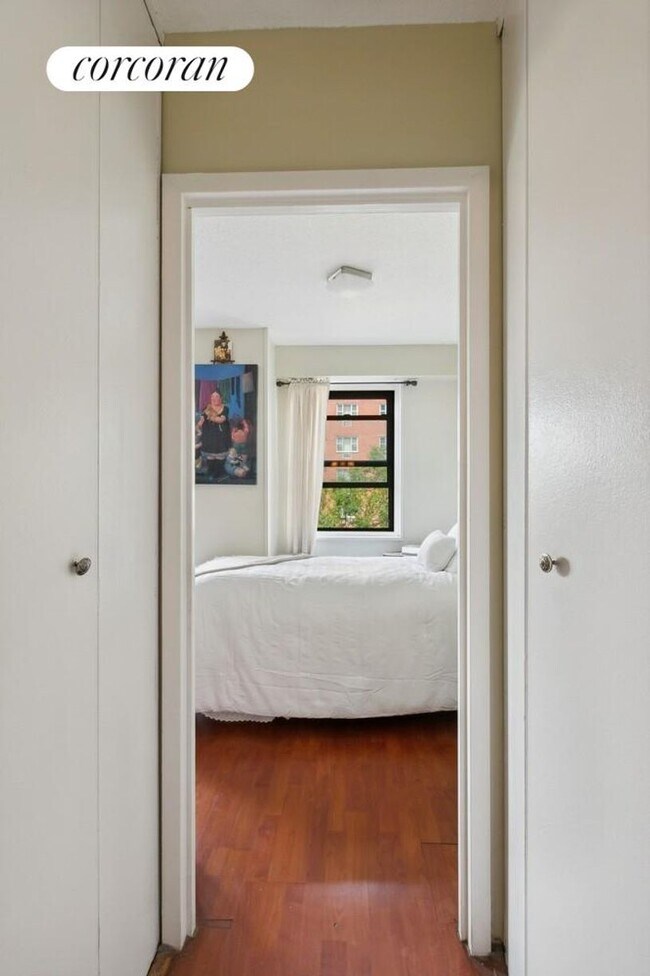 Foto del edificio - 39-60 54th Street B3