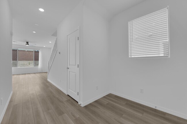 Foto del edificio - 10239 Estancia Hl St