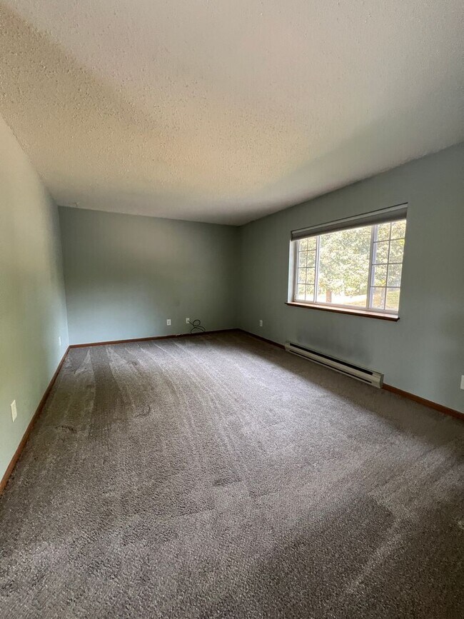 Building Photo - 648-650 Butler Place