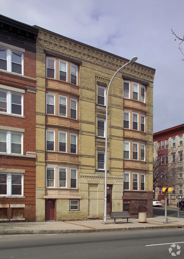 Entrada principal - 803-805 High St