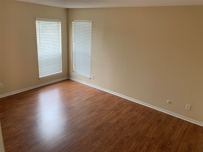 Building Photo - 16111 Aspenglenn Dr
