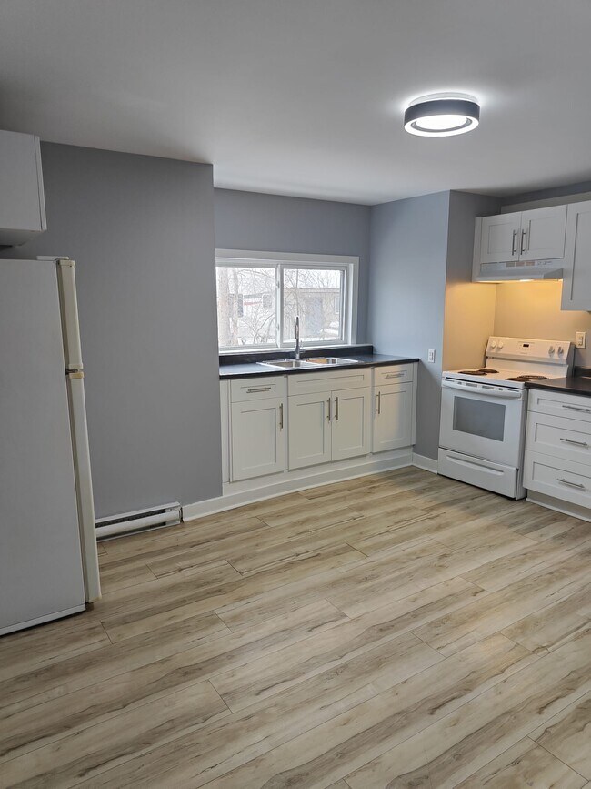 Photo du bâtiment - 17 Main St W