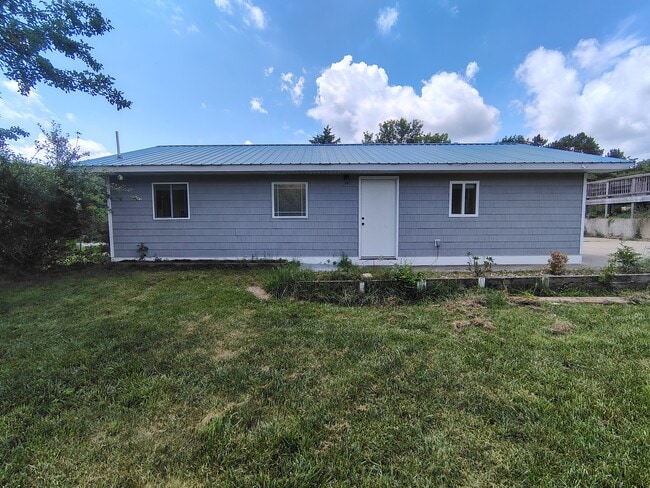 Building Photo - 11641 S Johnson Rd