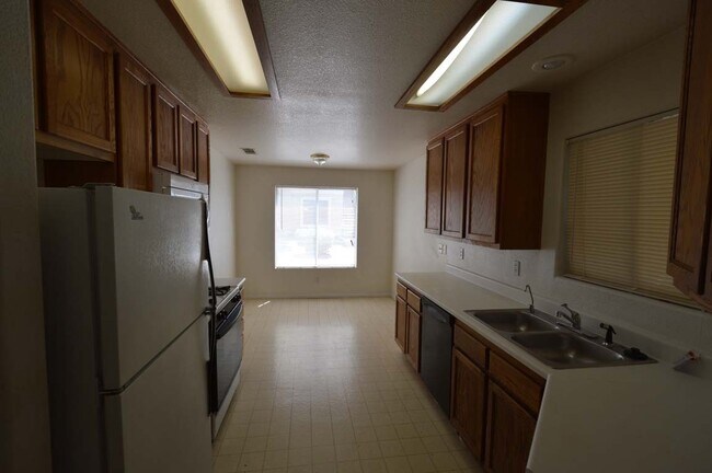 Foto del edificio - 1420 Jamielinn Ln