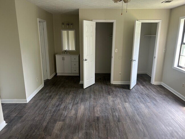 Foto del edificio - 5957 Bretton Woods Dr