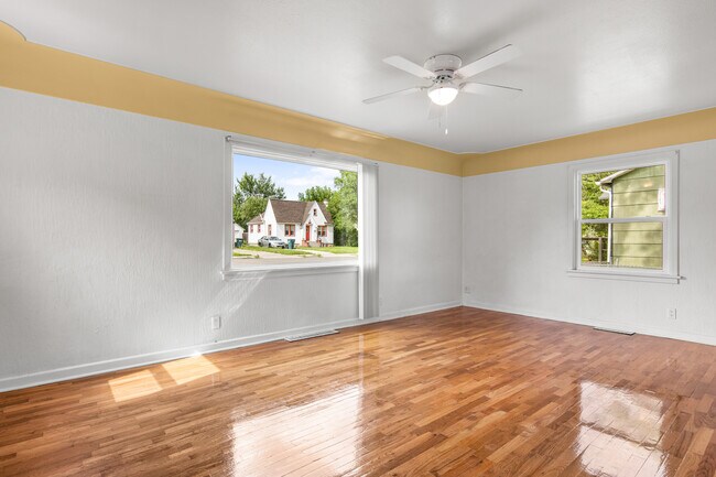 Building Photo - 644 Avenue F