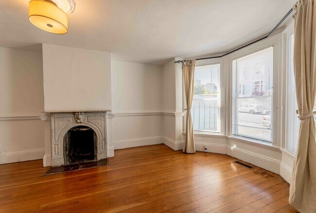 Foto del edificio - 2683 Sutter St