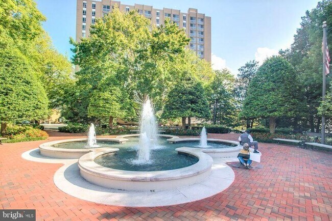 Foto del edificio - 4515 Willard Ave
