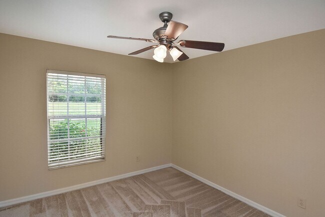 Foto del edificio - Single Family Home in North Cape Coral MOVE IN SPECIAL 50% OFF FIRST MONTH